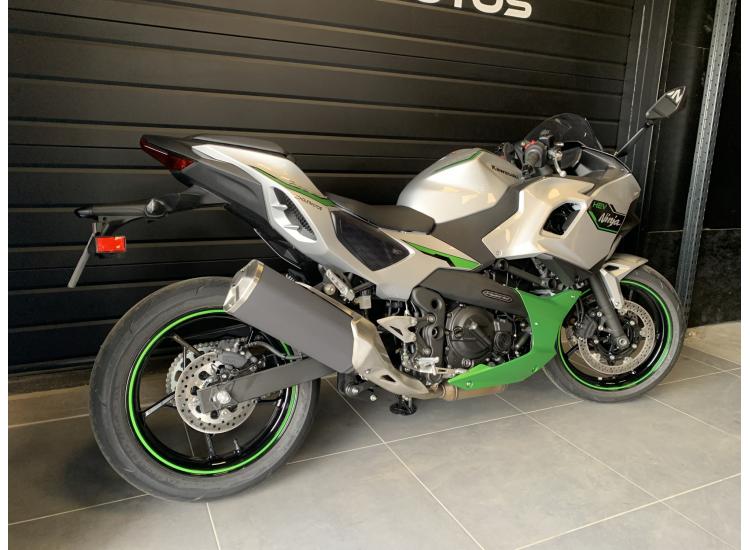 KAWASAKI Ninja 7 Hybrid